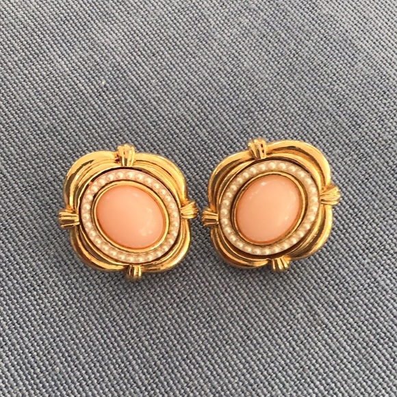 Vintage Inspired Earrings - Picture 3 of 3